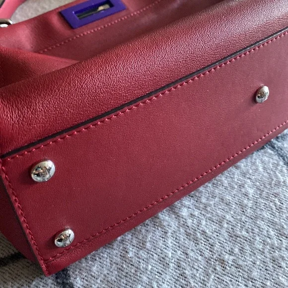 Auth Fendi red peekaboo iconic turn closure rigid leather top handle handbag - Picture 7 of 16